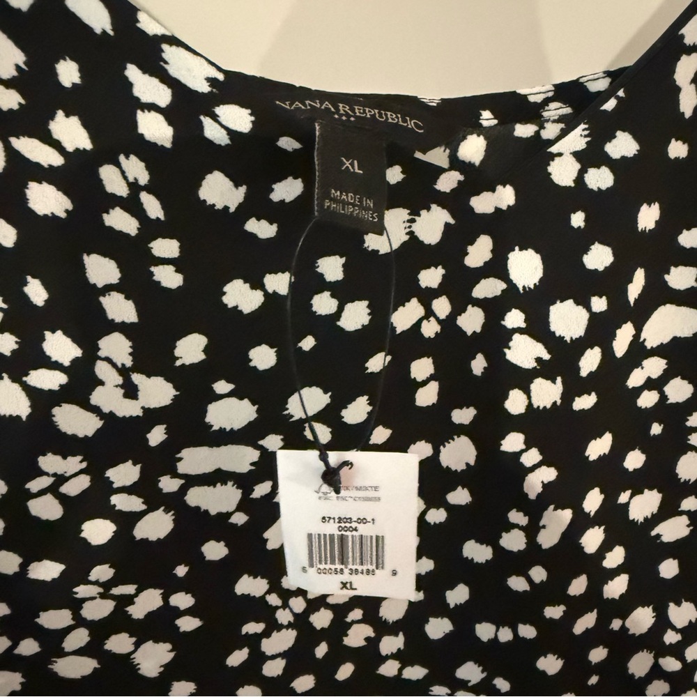 🆕 Banana Republic Cami - Picture 2 of 5